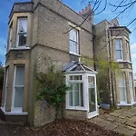 Spacious 2 Bedroom Apartment With Garden