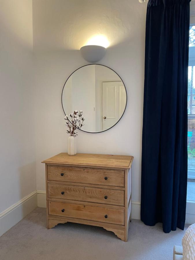 Spacious 2 Bedroom With Garden *